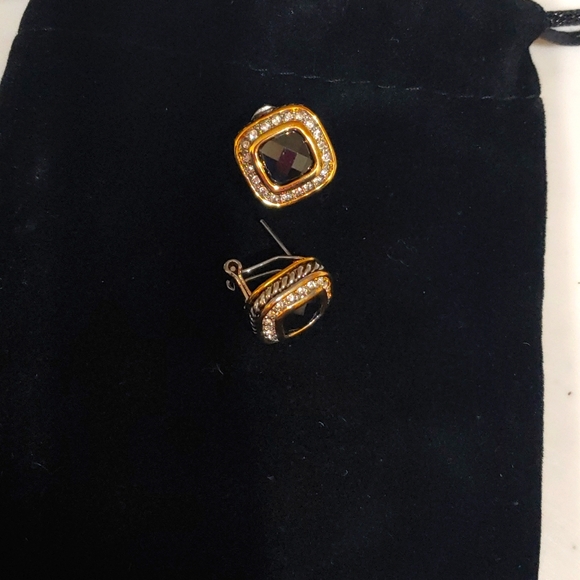 Earrings - Picture 1 of 1